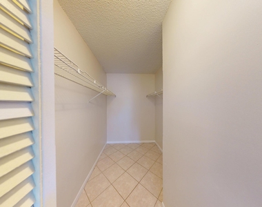 1015 Green Pine Boulevard - Photo Thumbnail 15