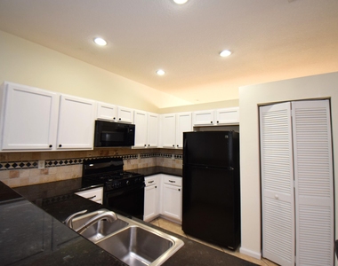 1338 Cape May Lane - Photo Thumbnail 13
