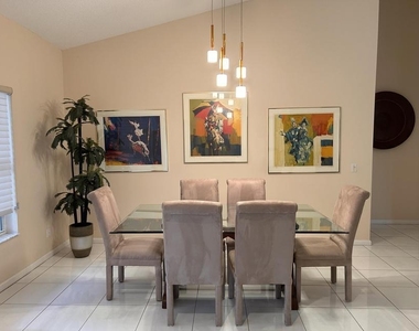 8884 Shoal Creek Lane - Photo Thumbnail 4