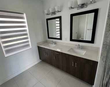 5553 Quiet Lake Place - Photo Thumbnail 9