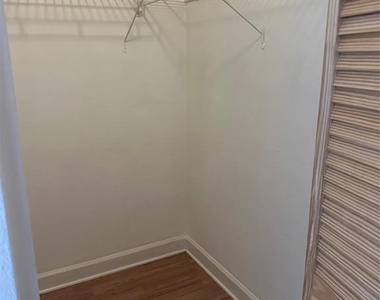 101 Se 6th Avenue - Photo Thumbnail 5