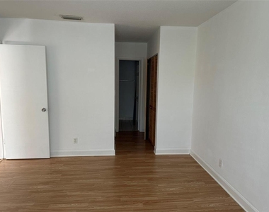 101 Se 6th Avenue - Photo Thumbnail 11