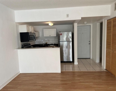 101 Se 6th Avenue - Photo Thumbnail 3