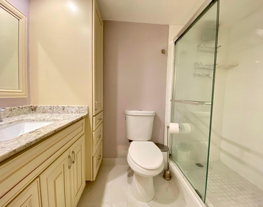 3800 Oaks Clubhouse Drive - Photo Thumbnail 8