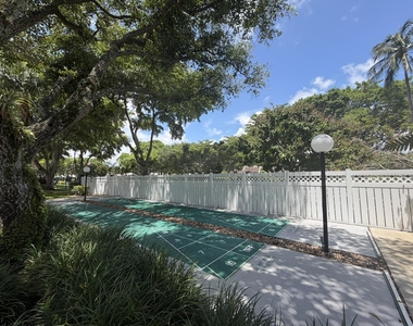3800 Oaks Clubhouse Drive - Photo Thumbnail 22