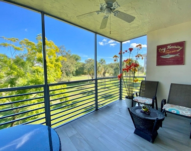 3800 Oaks Clubhouse Drive - Photo Thumbnail 14