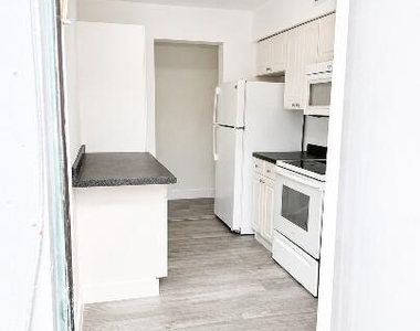 2837 Ne 30th Street - Photo Thumbnail 1