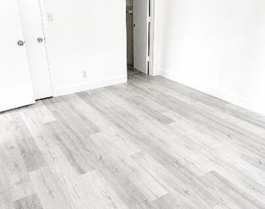 2837 Ne 30th Street - Photo Thumbnail 2