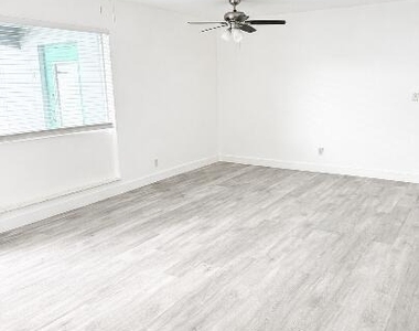 2837 Ne 30th Street - Photo Thumbnail 5
