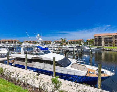 2301 Marina Isle Way - Photo Thumbnail 15