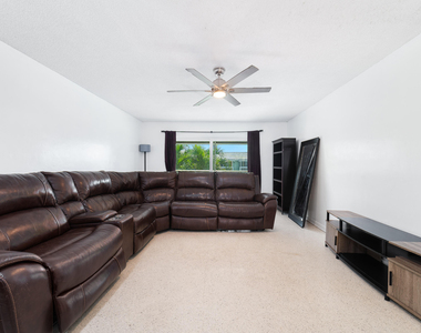 322 N Federal Highway - Photo Thumbnail 3