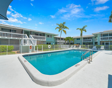 322 N Federal Highway - Photo Thumbnail 1