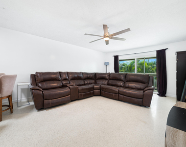 322 N Federal Highway - Photo Thumbnail 8