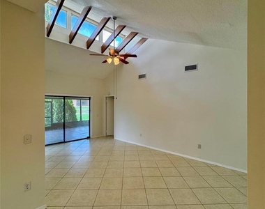 10849 Nw 30th Place - Photo Thumbnail 3
