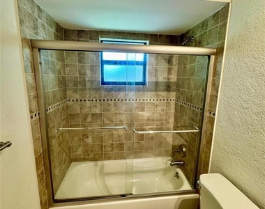 10849 Nw 30th Place - Photo Thumbnail 15
