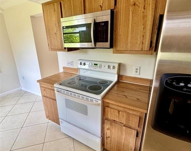 10849 Nw 30th Place - Photo Thumbnail 8