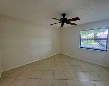 10849 Nw 30th Place - Photo Thumbnail 17
