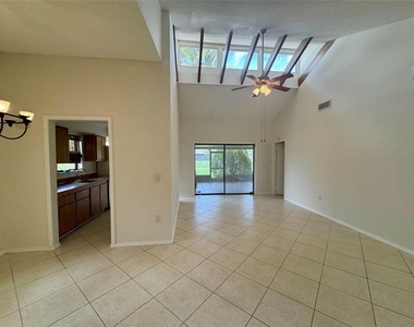10849 Nw 30th Place - Photo Thumbnail 4