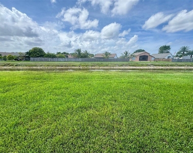 10849 Nw 30th Place - Photo Thumbnail 22