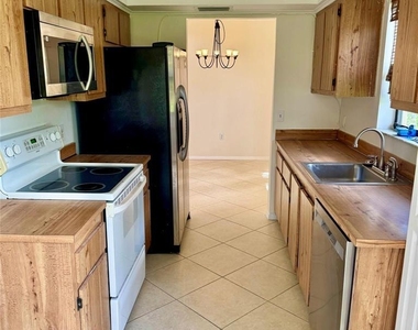 10849 Nw 30th Place - Photo Thumbnail 7