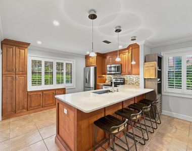1651 Palmland Drive - Photo Thumbnail 12