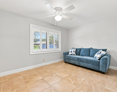 1651 Palmland Drive - Photo Thumbnail 8