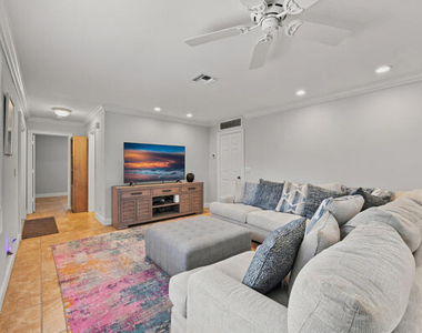1651 Palmland Drive - Photo Thumbnail 4