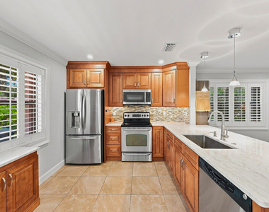 1651 Palmland Drive - Photo Thumbnail 14