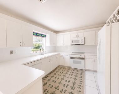 7758 Cloverfield Circle - Photo Thumbnail 12
