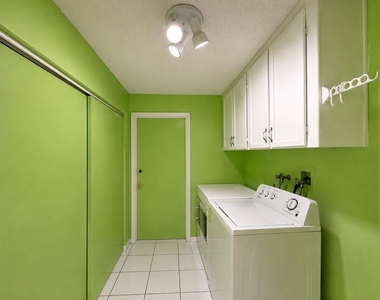 7758 Cloverfield Circle - Photo Thumbnail 18