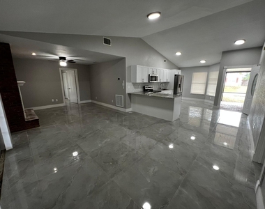 1310 Sw Bellevue Avenue - Photo Thumbnail 3