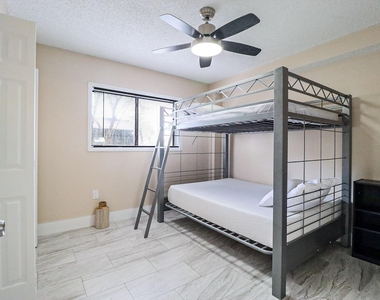 450 Palm Circle W - Photo Thumbnail 27