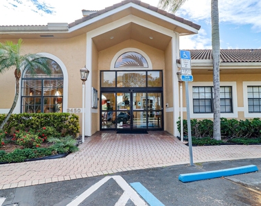 450 Palm Circle W - Photo Thumbnail 54