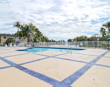 450 Palm Circle W - Photo Thumbnail 61