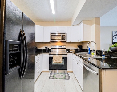 450 Palm Circle W - Photo Thumbnail 16