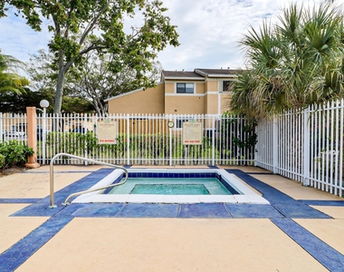 450 Palm Circle W - Photo Thumbnail 56