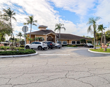 450 Palm Circle W - Photo Thumbnail 53