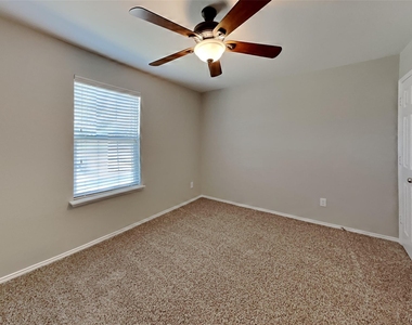 1256 Boxwood Lane - Photo Thumbnail 10