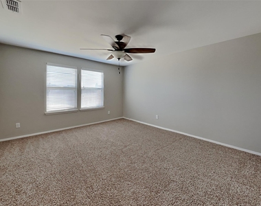 1256 Boxwood Lane - Photo Thumbnail 5
