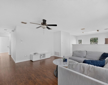 2505 Mitchell Lane - Photo Thumbnail 10