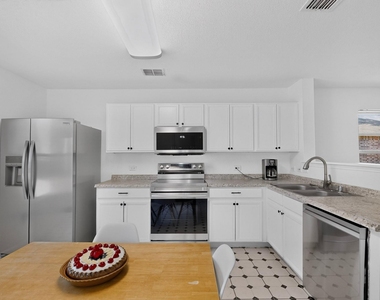 2505 Mitchell Lane - Photo Thumbnail 13