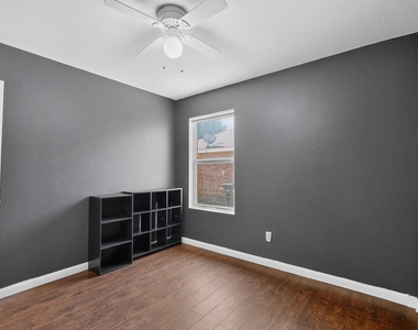 2505 Mitchell Lane - Photo Thumbnail 23