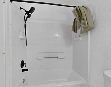 2505 Mitchell Lane - Photo Thumbnail 21