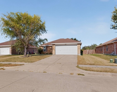 2505 Mitchell Lane - Photo Thumbnail 3