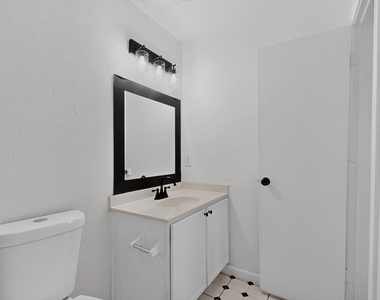2505 Mitchell Lane - Photo Thumbnail 20