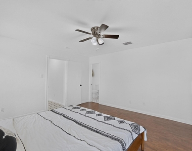 2505 Mitchell Lane - Photo Thumbnail 17