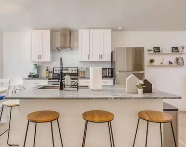 7851 Maiden Lane - Photo Thumbnail 8