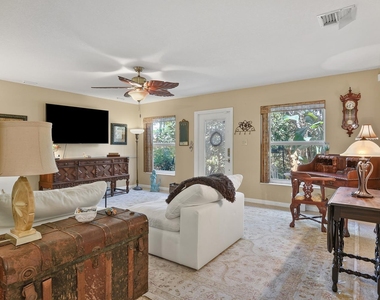 4195 Ne Hyline Drive - Photo Thumbnail 6