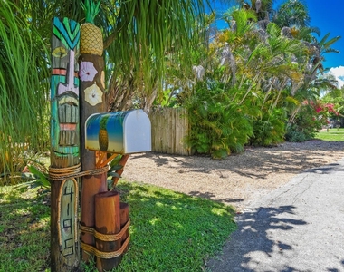 4195 Ne Hyline Drive - Photo Thumbnail 1