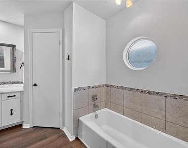 7217 Timberlane Drive - Photo Thumbnail 13